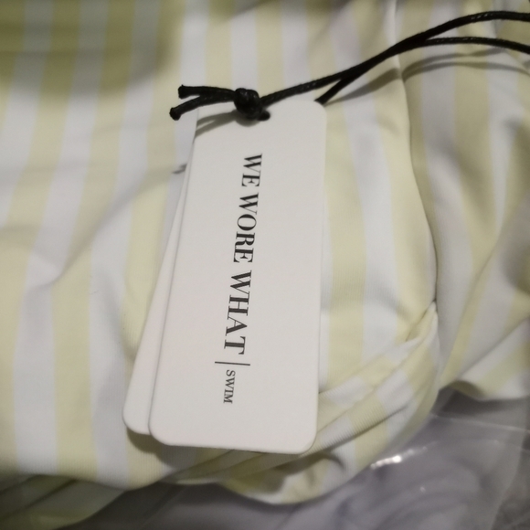 WeWoreWhat Bandeau Tie-Front One-Piece Swimsuit Size Large - Picture 4 of 5